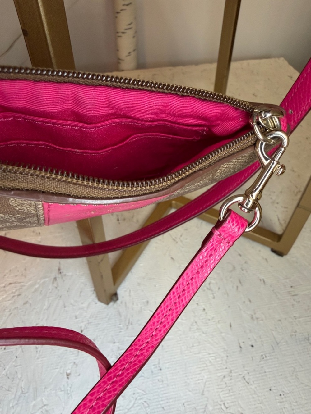 Coach NWOT  adjustable Crossbody and wristlet combo. Set.2 pan in pink. - Picture 13 of 13